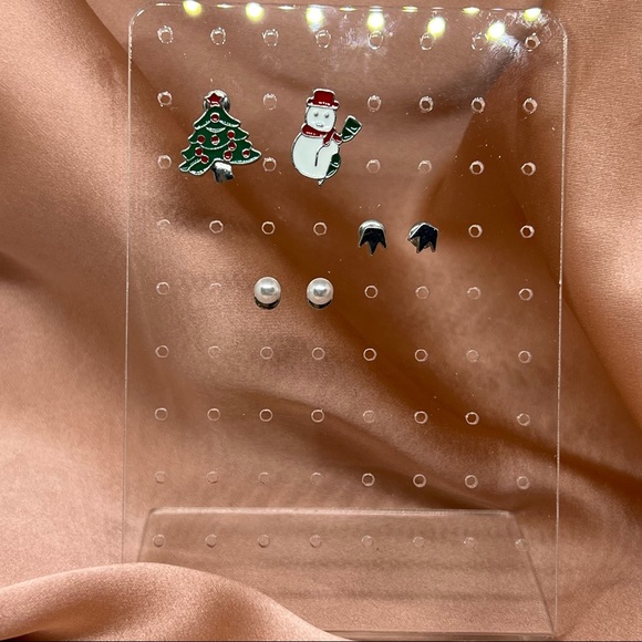 NWT Christmas Holiday Snowman Christmas Tree Silver Crown & Pearl Stud Earrings - Picture 5 of 6